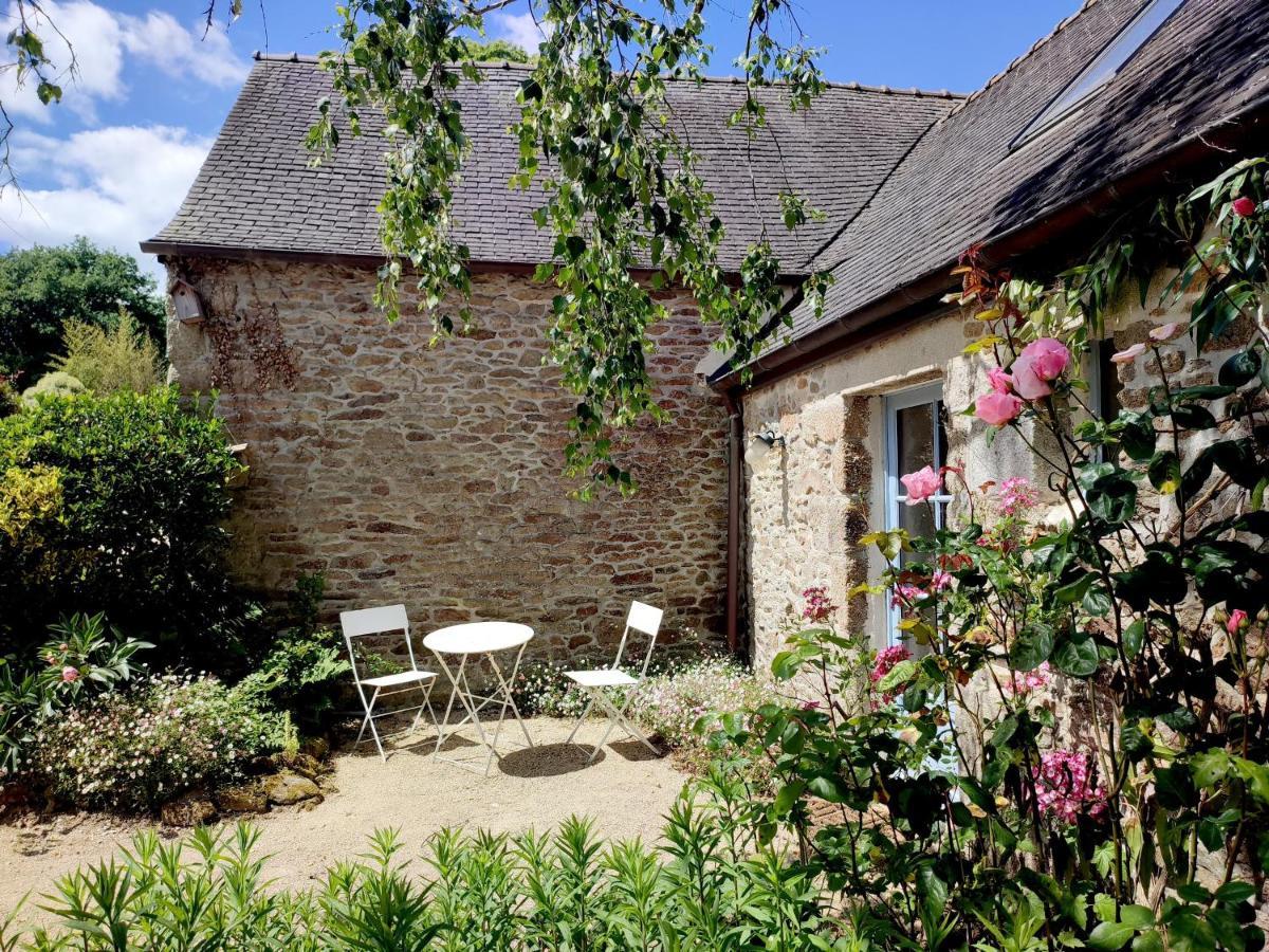La Tisserande : Maison D'Hotes Creative & Ecologique Saint-Thegonnec Loc-Eguiner Exterior photo